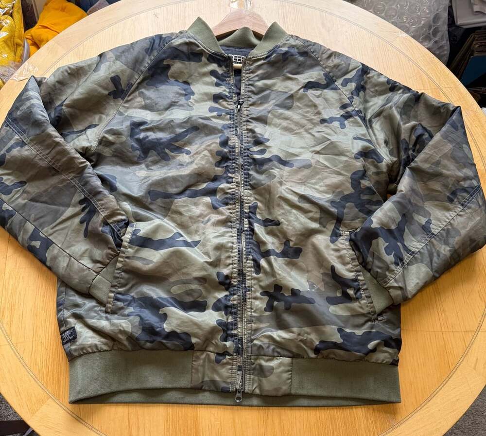 10 Deep Bomber Jacket Size XL Camouflage Tiger Back Embroidery